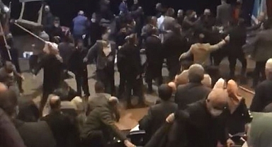 Bahçeli yandaşları Ülkücülere saldırdı