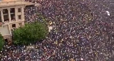 Sri Lanka'da halk ayaklandı